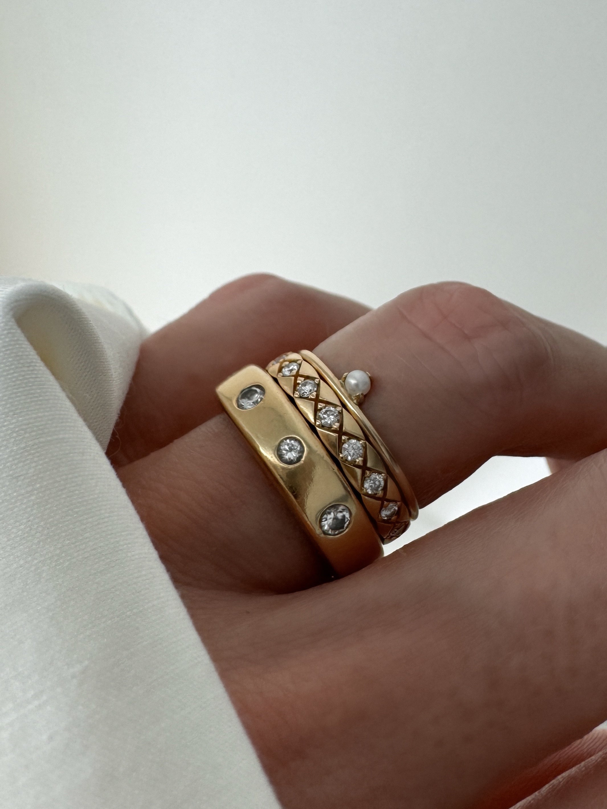 Mina Off-Set Pearl Ring