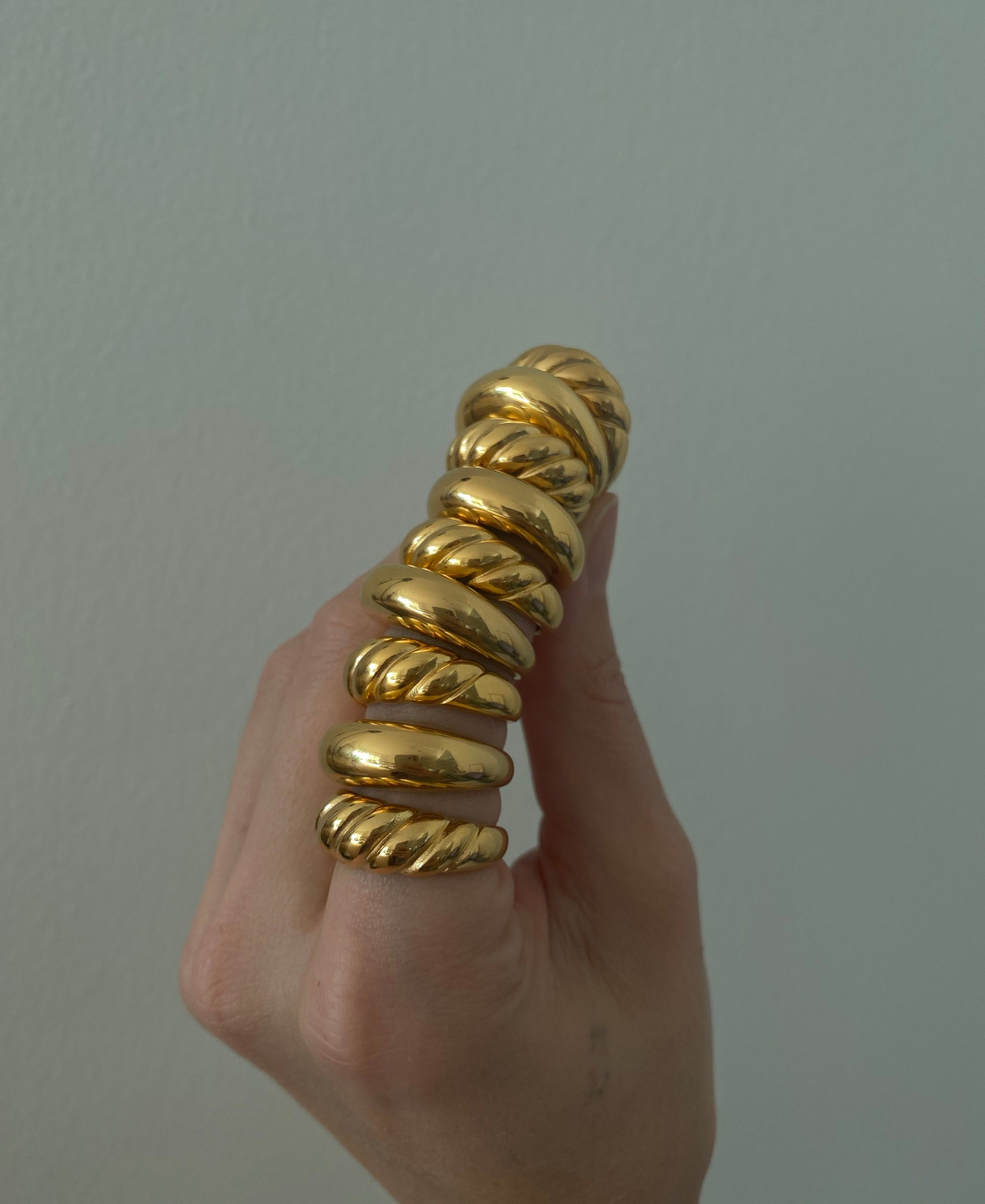 Amélie Croissant Dome Ring