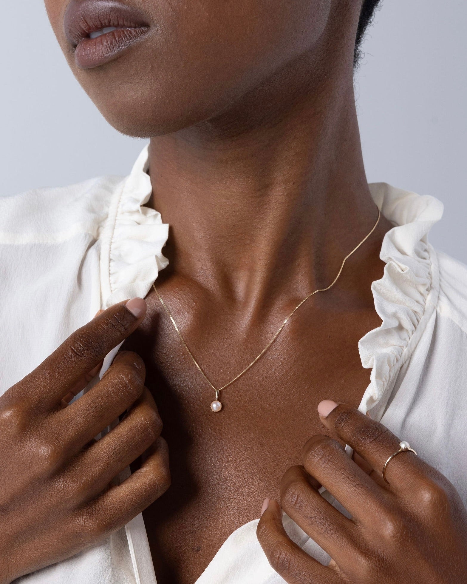 Leona Pearl Pendant Necklace