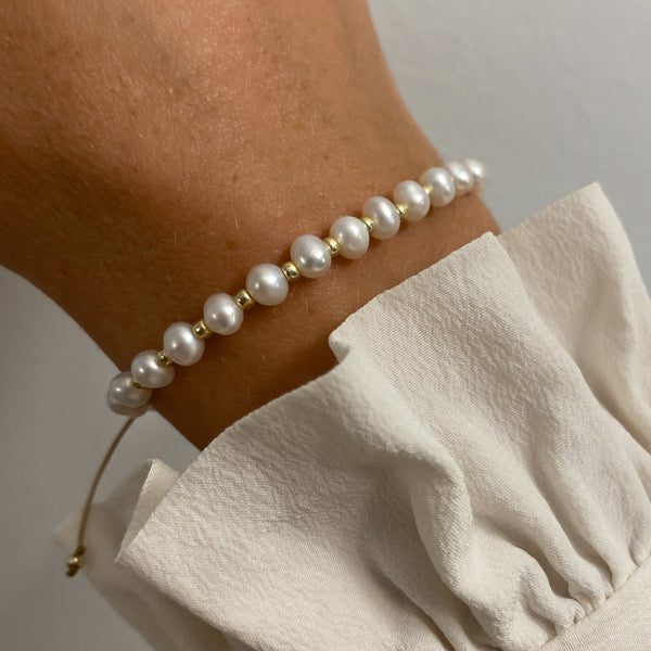 SOPHIA Pearl Friendship Bracelet